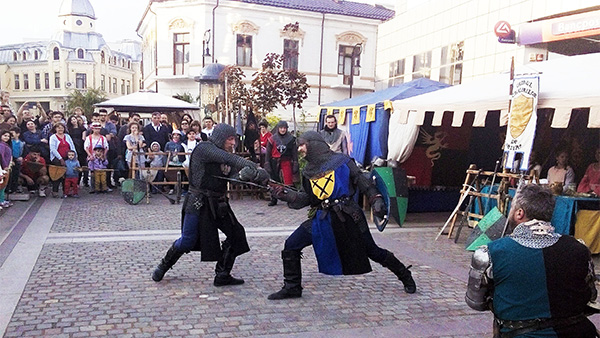 cavaleri in lupta la Festivalul Mihai Viteazul Craiova